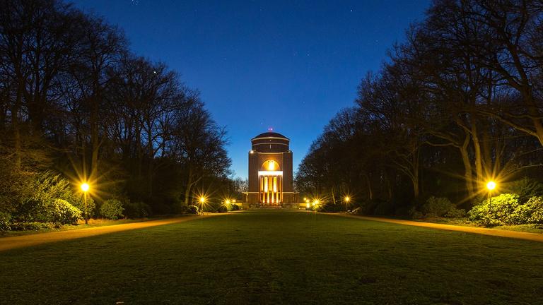 Das Planetarium befindet sich im alten Wasserturm im Hamburger Stadtpark Das Planetarium befindet sich im alten Wasserturm im Hamburger Stadtpark