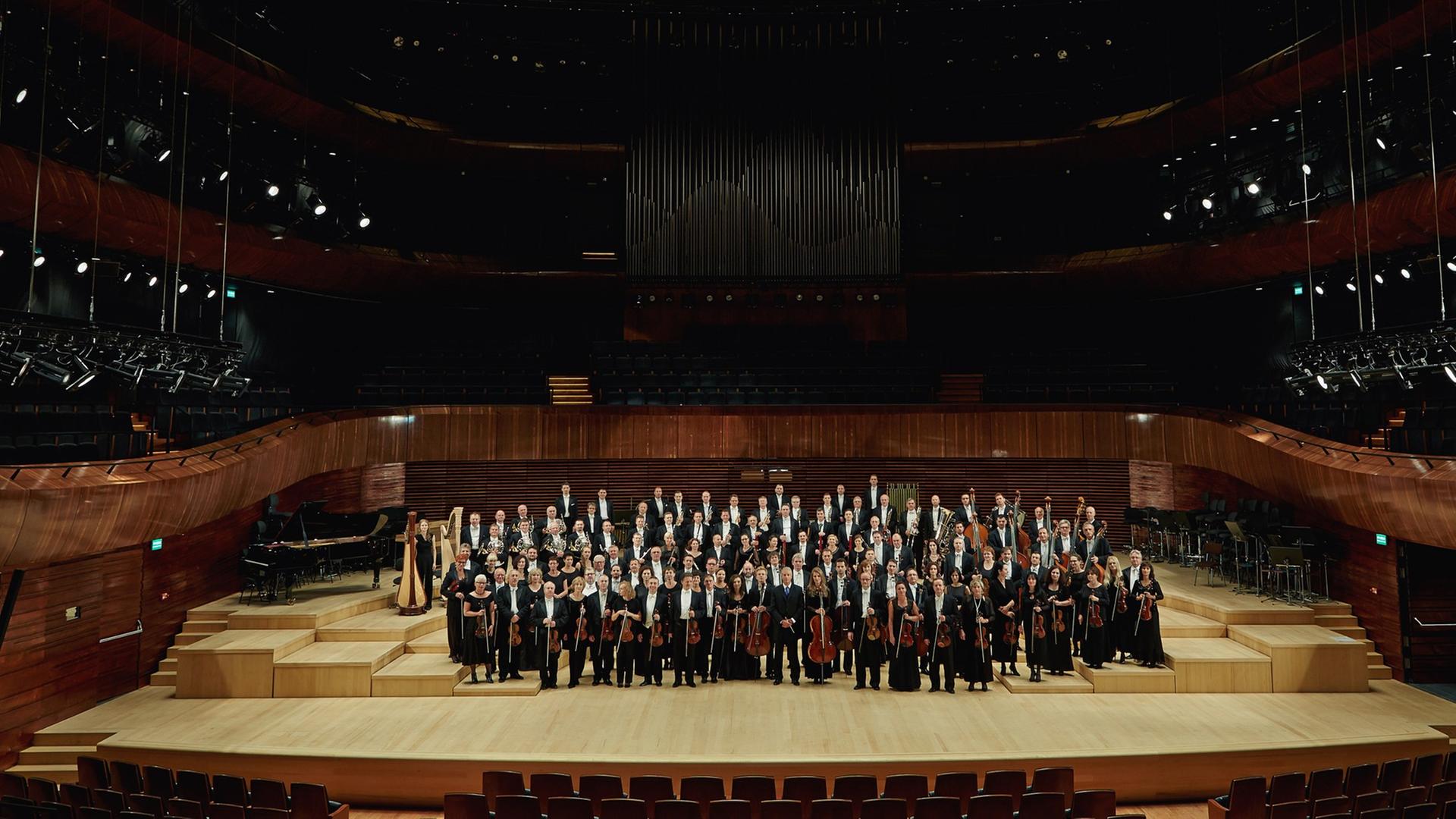 Nationales Sinfonieorchester des Polnischen Rundfunks im Neuen Musikzentrum Kattowitz Nationales Sinfonieorchester des Polnischen Rundfunks im Neuen Musikzentrum Kattowitz