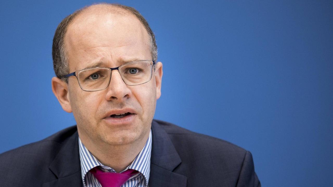 Michael Brand, CDU, aufgenommen im Rahmen der Bundespressekonferenz. Michael Brand, CDU, aufgenommen im Rahmen der Bundespressekonferenz.