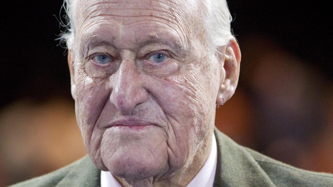 epa02761518 Former FIFA president Joao Havelange is pictured prior to the 61st FIFA Congress held at the Hallenstadion in Zurich, Switzerland, Wednesday, 01 June 2011. EPA/ALESSANDRO DELLA BELLA | epa02761518 Former FIFA president Joao Havelange is pictured prior to the 61st FIFA Congress held at the Hallenstadion in Zurich, Switzerland, Wednesday, 01 June 2011. EPA/ALESSANDRO DELLA BELLA |