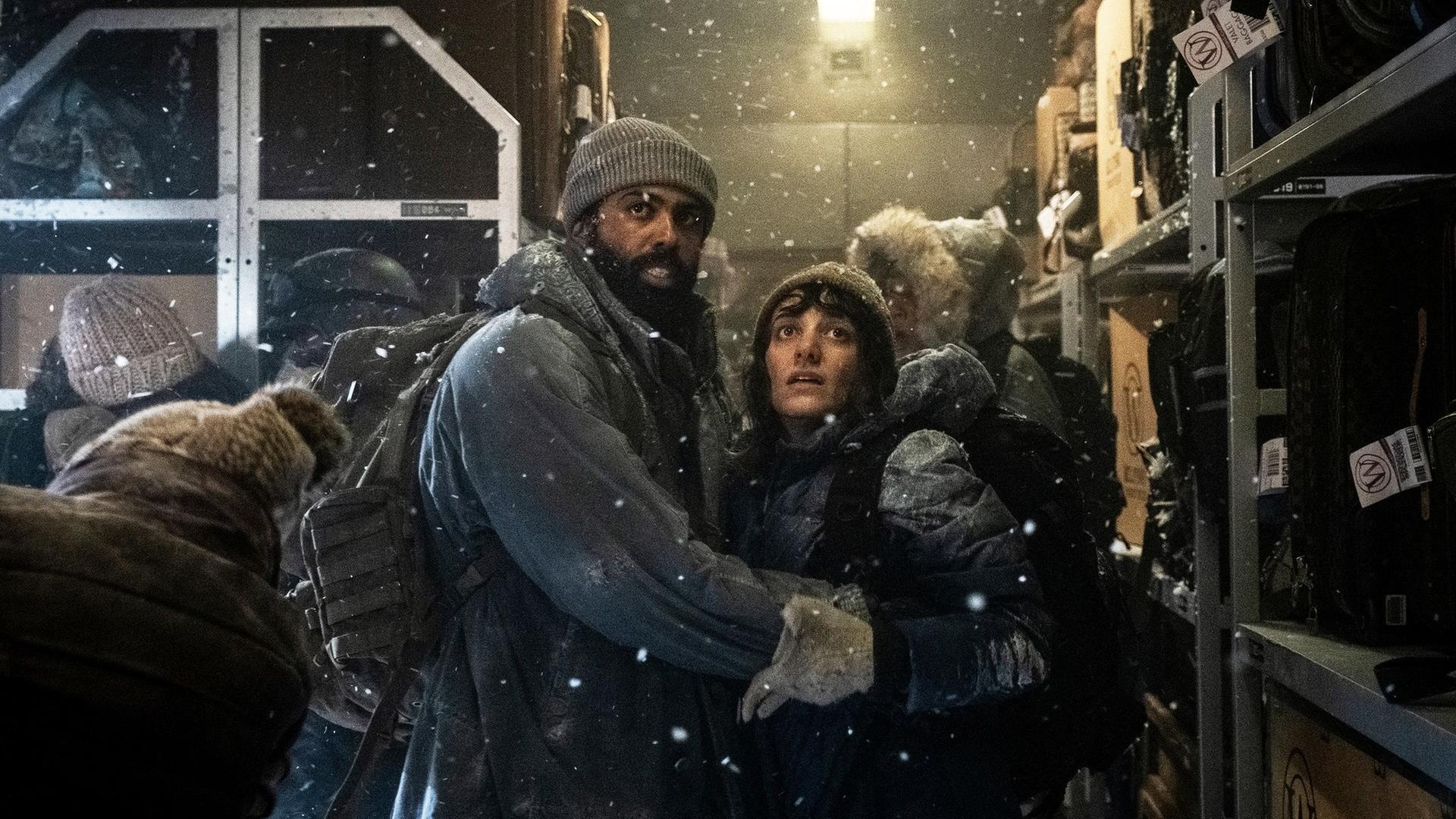 Szenenfoto aus Snowpiercer: Daveed Diggs und Sheila Vand. Szenenfoto aus Snowpiercer: Daveed Diggs und Sheila Vand.