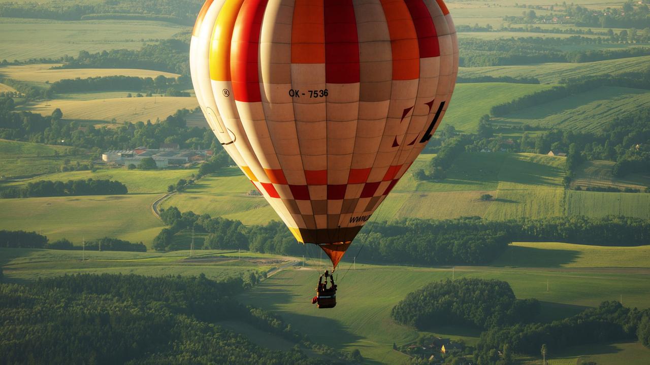 Heißluftballon über Tschechien, Juni 2014 Heißluftballon über Tschechien, Juni 2014