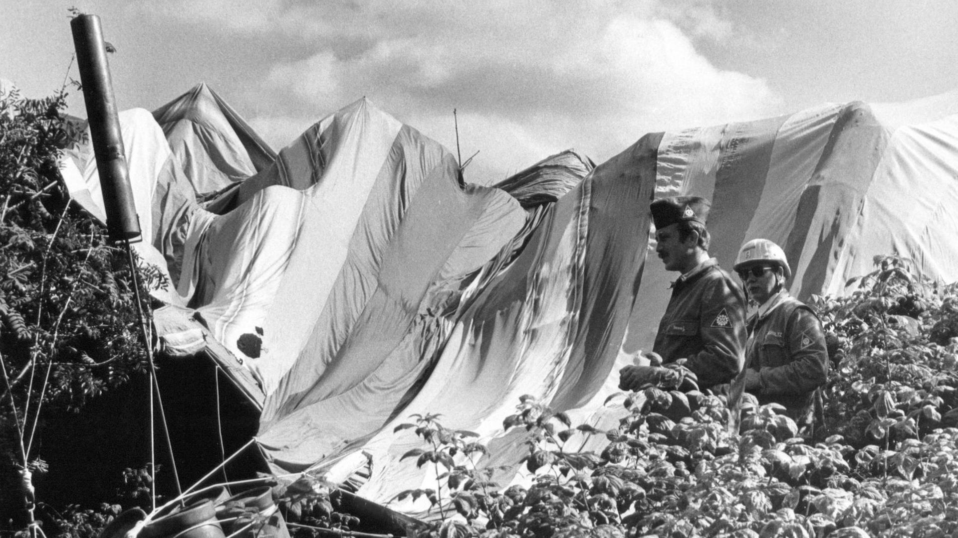 Flucht Aus Der DDR - Durch Die Luft, über Die Mauer