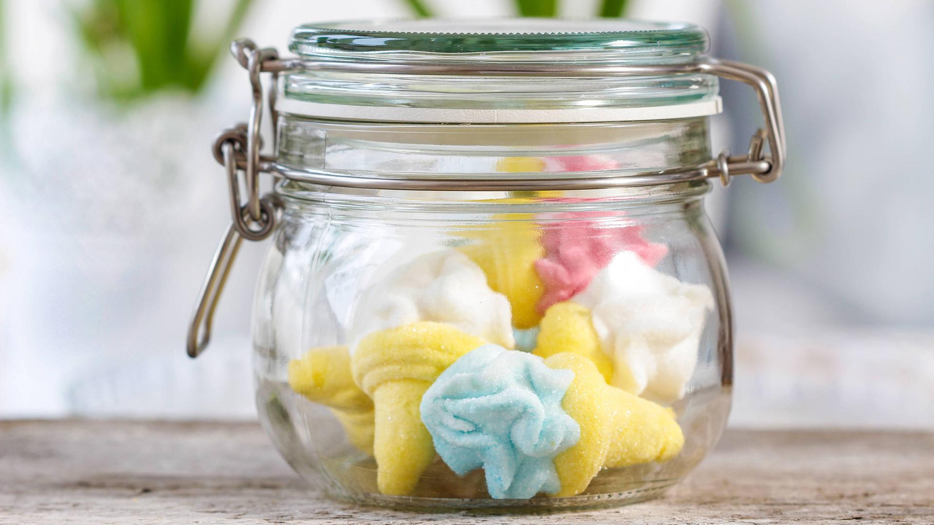 Marshmallows in einem Glas Marshmallows in glass jar. Selective focus PUBLICATIONxINxGERxSUIxAUTxONLY KantarukxAgnieszka bew178DCD6 Marshmallows in Glass Jar selective Focus PUBLICATIONxINxGERxSUIxAUTxONLY KantarukxAgnieszka bew178DCD6 Marshmallows in einem Glas Marshmallows in glass jar. Selective focus PUBLICATIONxINxGERxSUIxAUTxONLY KantarukxAgnieszka bew178DCD6 Marshmallows in Glass Jar selective Focus PUBLICATIONxINxGERxSUIxAUTxONLY KantarukxAgnieszka bew178DCD6