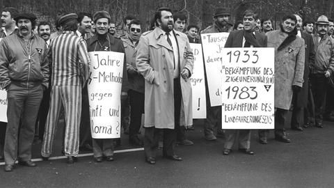 Demonstration vor dem Bundeskriminalamt im Januar 1983.