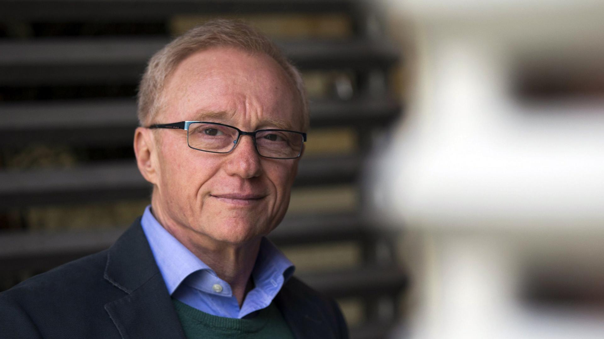 Der israelische Autor David Grossmann 2015 bei einer Buchpräsentation während des Kosmopolis Festival in Barcelona. Der israelische Autor David Grossmann 2015 bei einer Buchpräsentation während des Kosmopolis Festival in Barcelona.