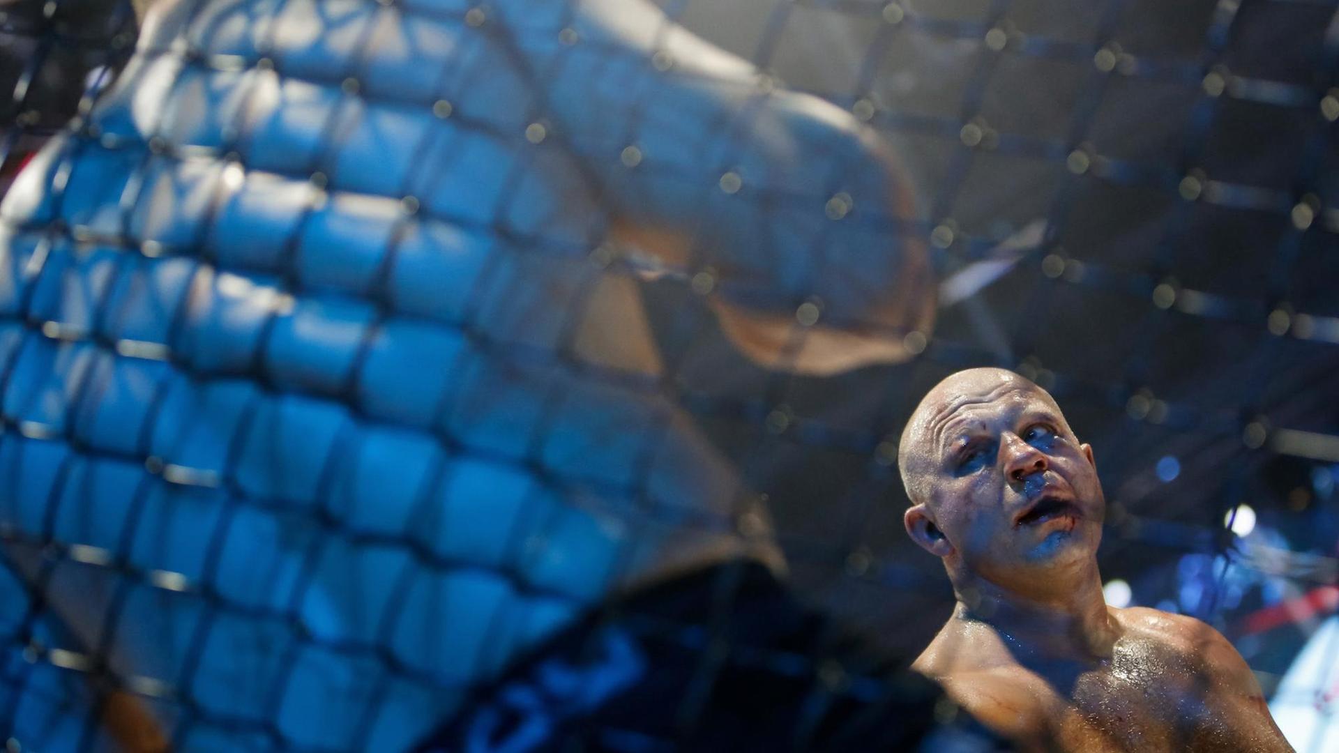 Der MMA-Kämpfer Fedor Emelianenko aus Russland während eines Kampfes.