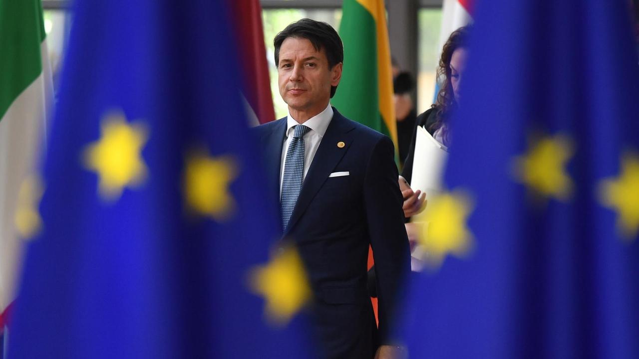 Der italienische Ministerpräsident Giuseppe Conte beim EU-Gipfel in Brüssel Der italienische Ministerpräsident Giuseppe Conte beim EU-Gipfel in Brüssel