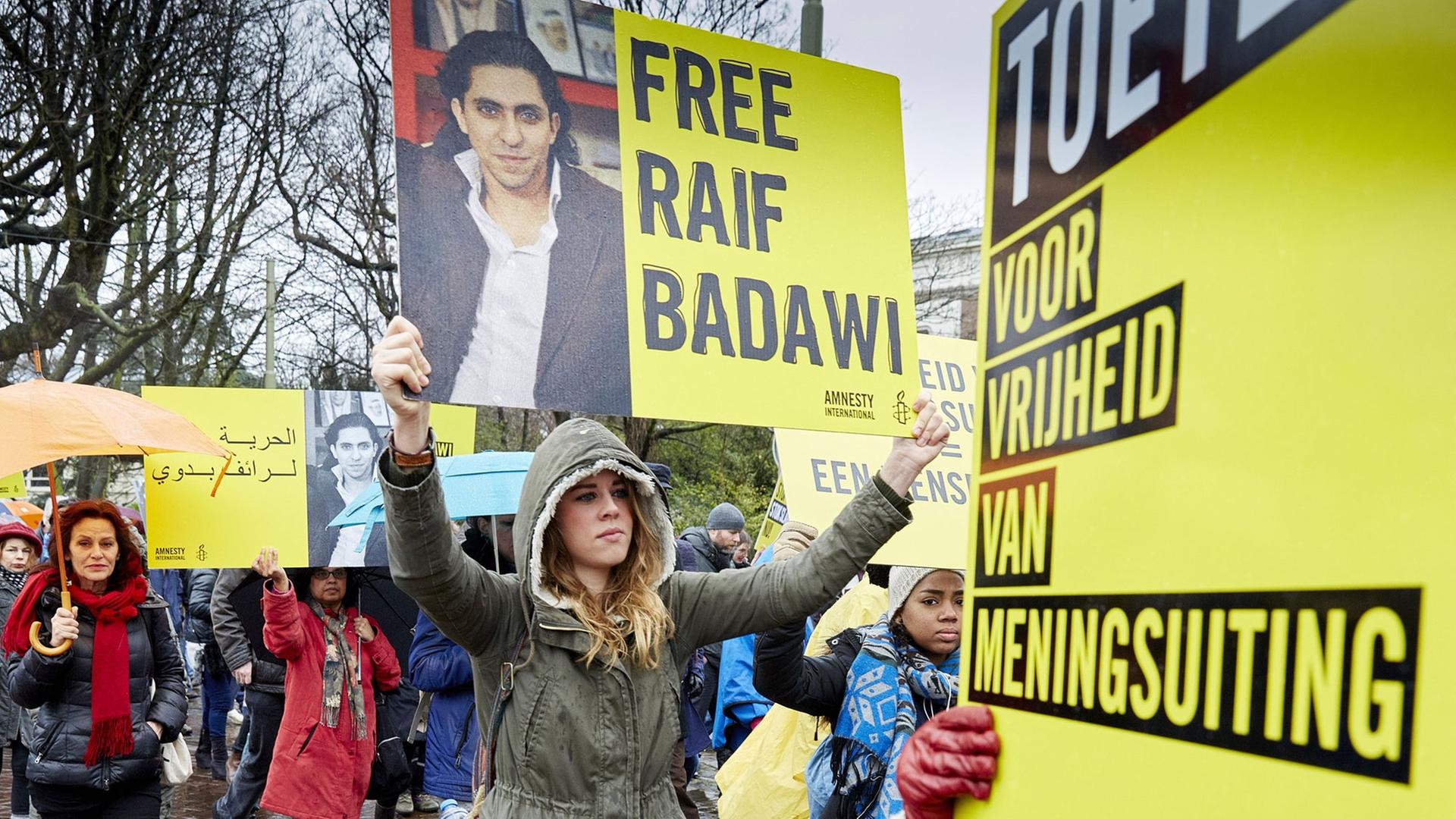 Protest in Den Haag für die Freilassung von Raif Badawi Protest in Den Haag für die Freilassung von Raif Badawi