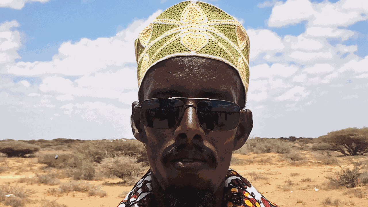 Zu sehen ist Abdi Hassi, Dorfältester einer Not leidenden Gemeinde in Somalia. Zu sehen ist Abdi Hassi, Dorfältester einer Not leidenden Gemeinde in Somalia.