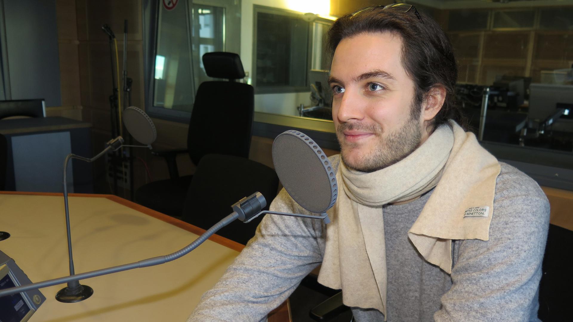 Der Musiker Fabian Russ zu Gast bei der Sendung "Im Gespräch" im Berliner Funkhaus Der Musiker Fabian Russ zu Gast bei der Sendung "Im Gespräch" im Berliner Funkhaus