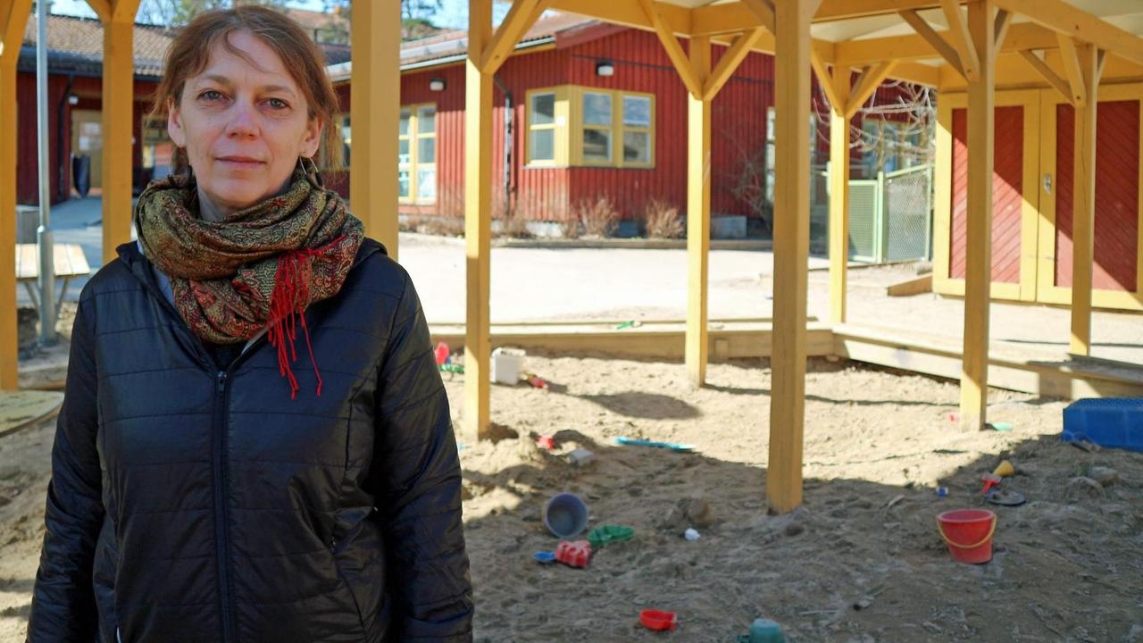 Elis Storesund arbeitet im Kindergarten Sjöfararens Förskola als Geschlechterpädagogin - und sieht ihre Aufgabe darin, im Kindergarten die Unterscheidung zwischen Mann und Frau irrelevant zu machen