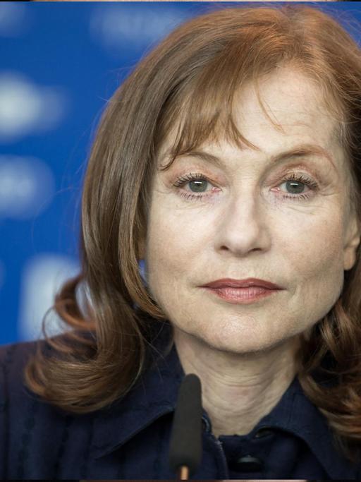 Schauspielerin Isabelle Huppert während der Pressekonferenz in Berlin, bei der sie ihren neuen Film "L'avenir" vorstellte.