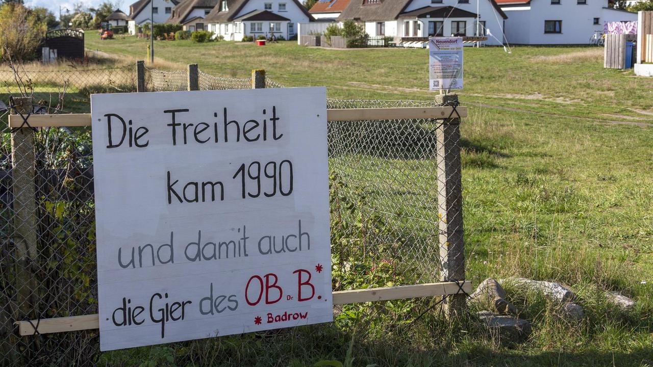 Protestplakat gegen die Mieterhöhung in Hiddensee.