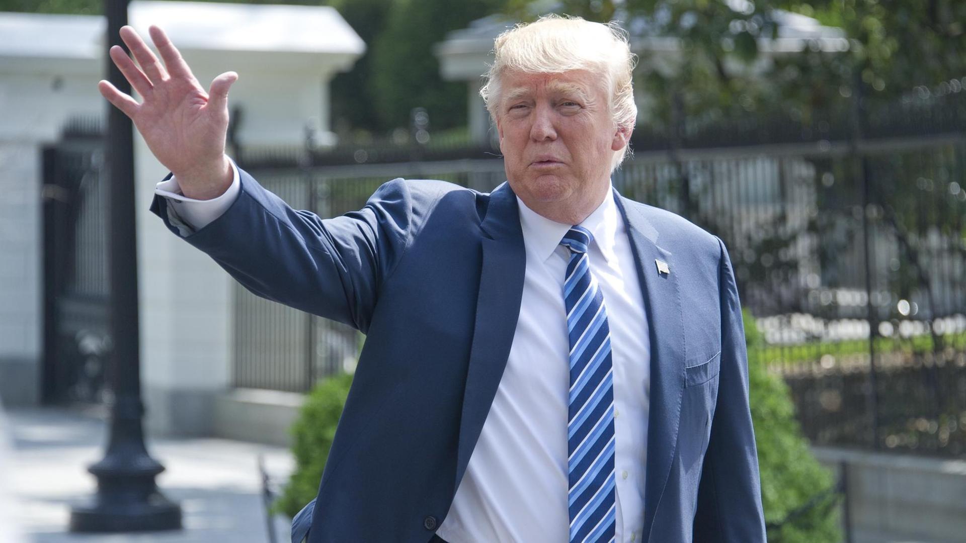 US-Präsident Donald Trump auf dem Weg ins Weiße Haus. US-Präsident Donald Trump auf dem Weg ins Weiße Haus.