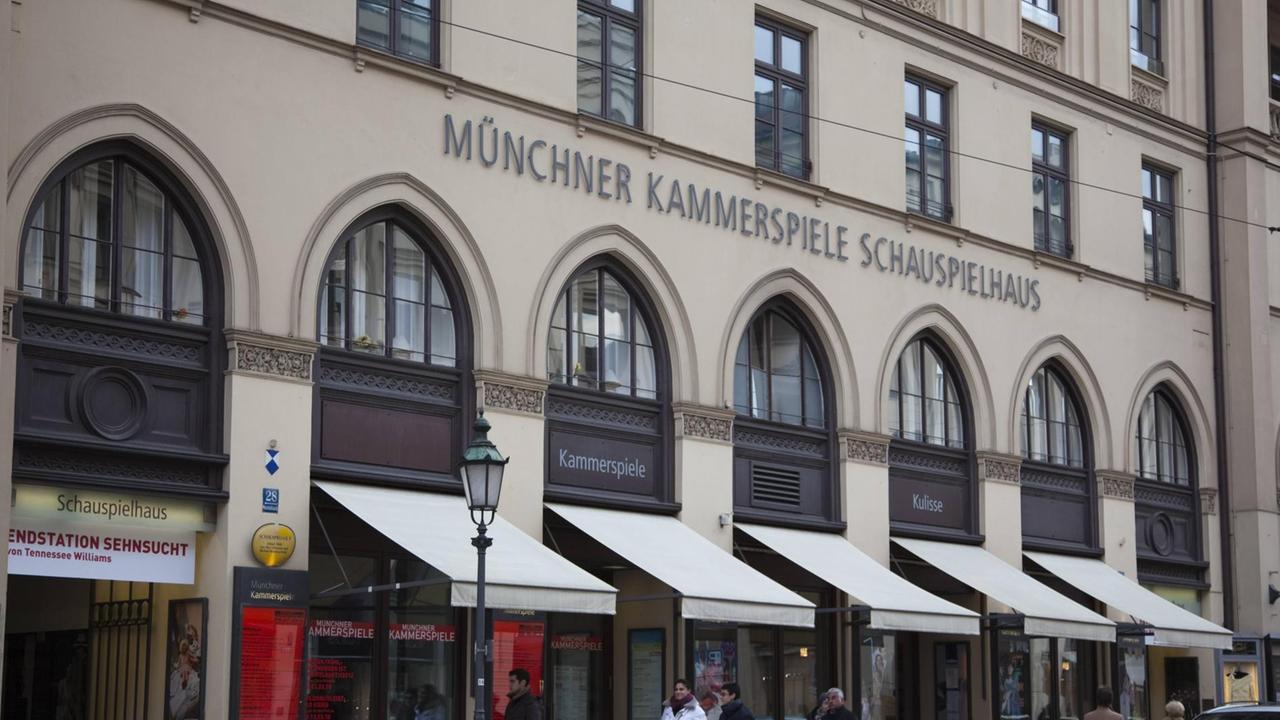 Die Münchner Kammerspiele in der Maximilianstraße. Die Münchner Kammerspiele in der Maximilianstraße.