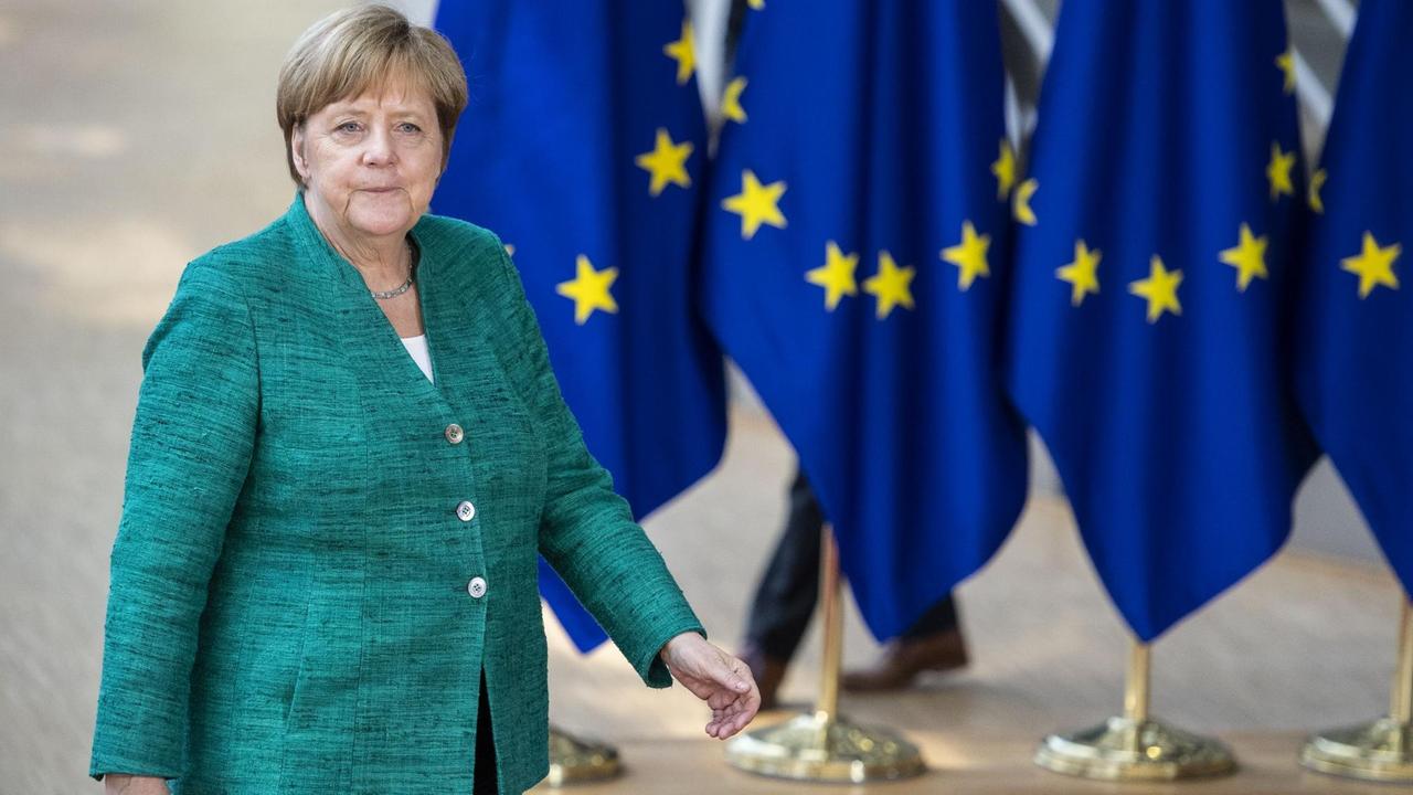 Bundeskanzlerin Angela Merkel beim EU-Gipfel im Europa-Gebäude.