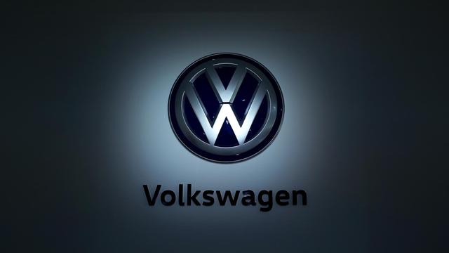 Das Volkswagen-Logo im VW-Hauptsitz in Wolfsburg.