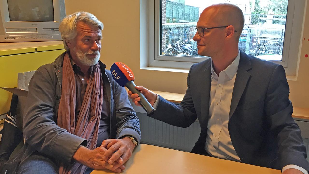 Chris Dercon im Gespräch mit Korbinian Frenzel. Chris Dercon im Gespräch mit Korbinian Frenzel.