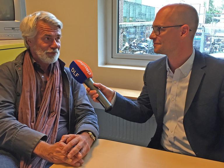 Chris Dercon im Gespräch mit Korbinian Frenzel.