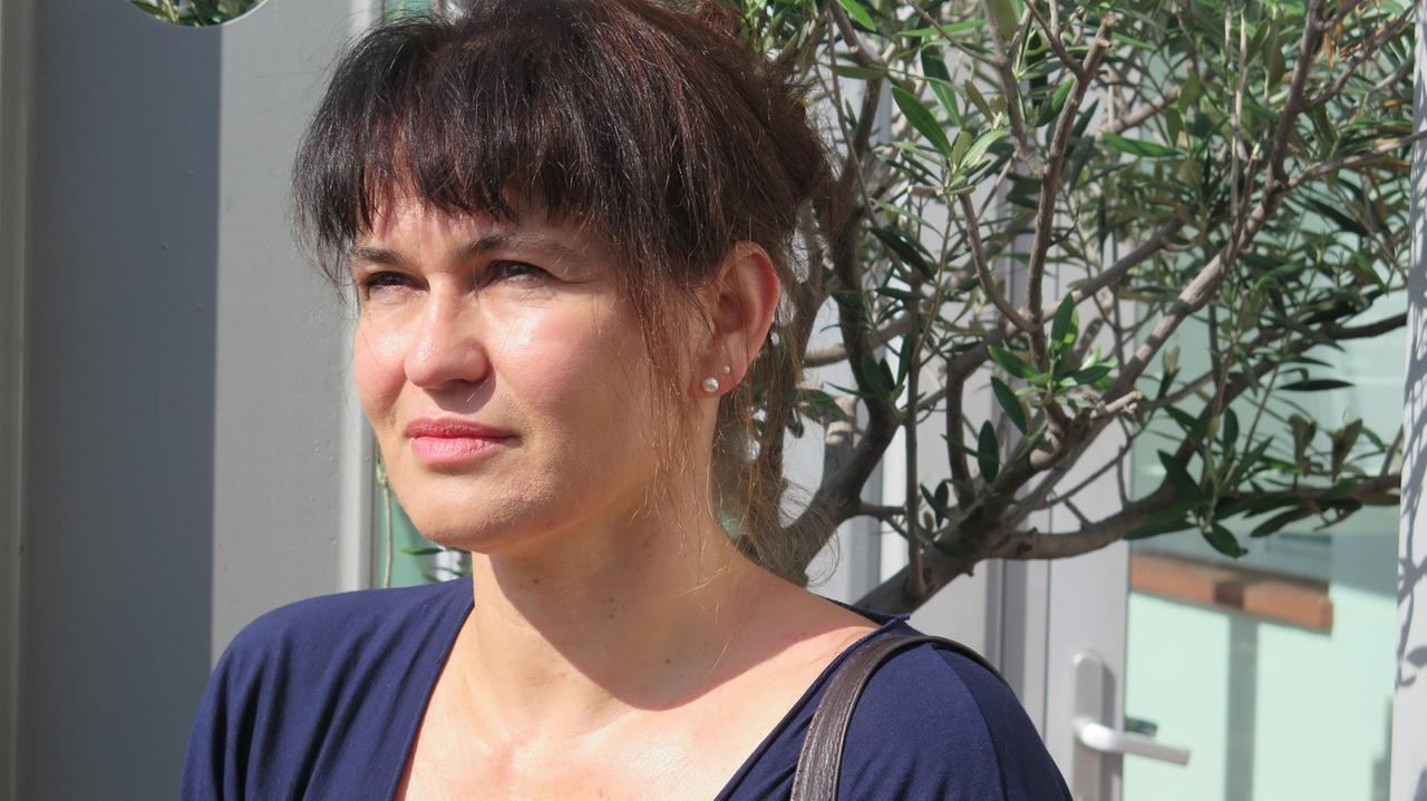 Die Schriftstellerin Karin Kalisa Die Schriftstellerin Karin Kalisa