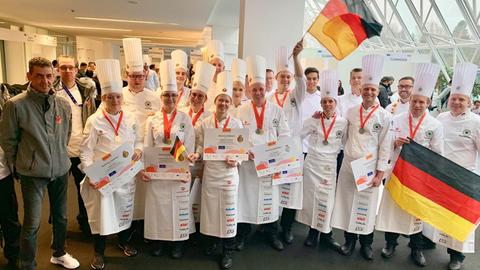 Gold, Silber, Bronze – die deutsche Nationalmannschaft der Köche hat auf der WM in Luxemburg so einige Medaillen gewonnen.