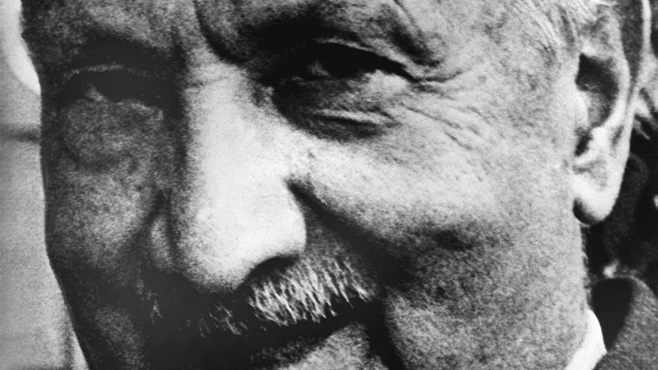 Undatierte Aufnahme des deutschen Philosophen Martin Heidegger (1889-1976).