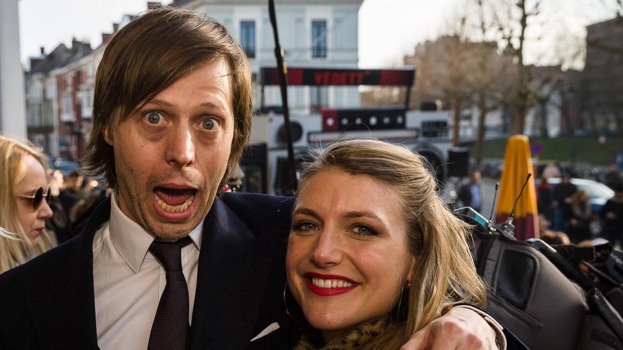 Regisseur Felix Van Groeningen und Schauspielerin Charlotte Vandermeersch während der Premiere des Films "Café Belgica" von Van Groeningen am 28. Februar 2016 in Gent. Regisseur Felix Van Groeningen und Schauspielerin Charlotte Vandermeersch während der Premiere des Films "Café Belgica" von Van Groeningen am 28. Februar 2016 in Gent.