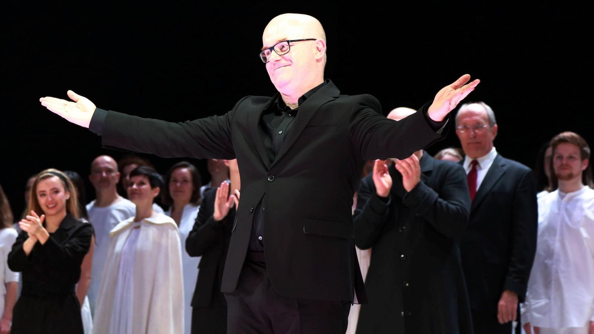 Der Dirigent Laurence Cummings bei der Premiere von Saul, Theater an der Wien Der Dirigent Laurence Cummings bei der Premiere von Saul, Theater an der Wien