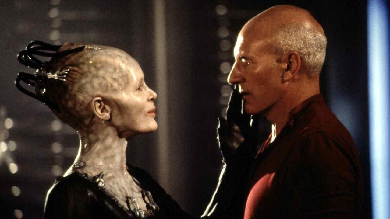 Die Borg-Königin (Alice Krige) bezirzt Captain Jean-Luc Picard (Patrick Stewart) im Star Trek-Film "Der erste Kontakt" (1996) Die Borg-Königin (Alice Krige) bezirzt Captain Jean-Luc Picard (Patrick Stewart) im Star Trek-Film "Der erste Kontakt" (1996)