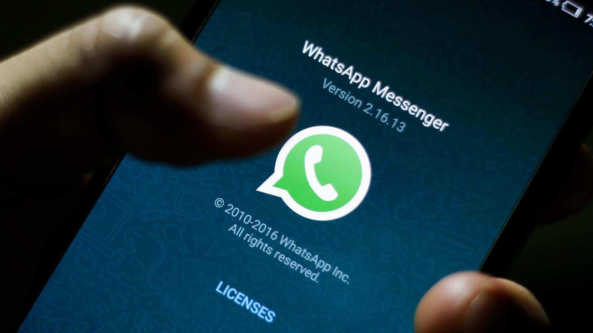 Das Logo von Whatsapp auf einem Smartphone. Das Logo von Whatsapp auf einem Smartphone.