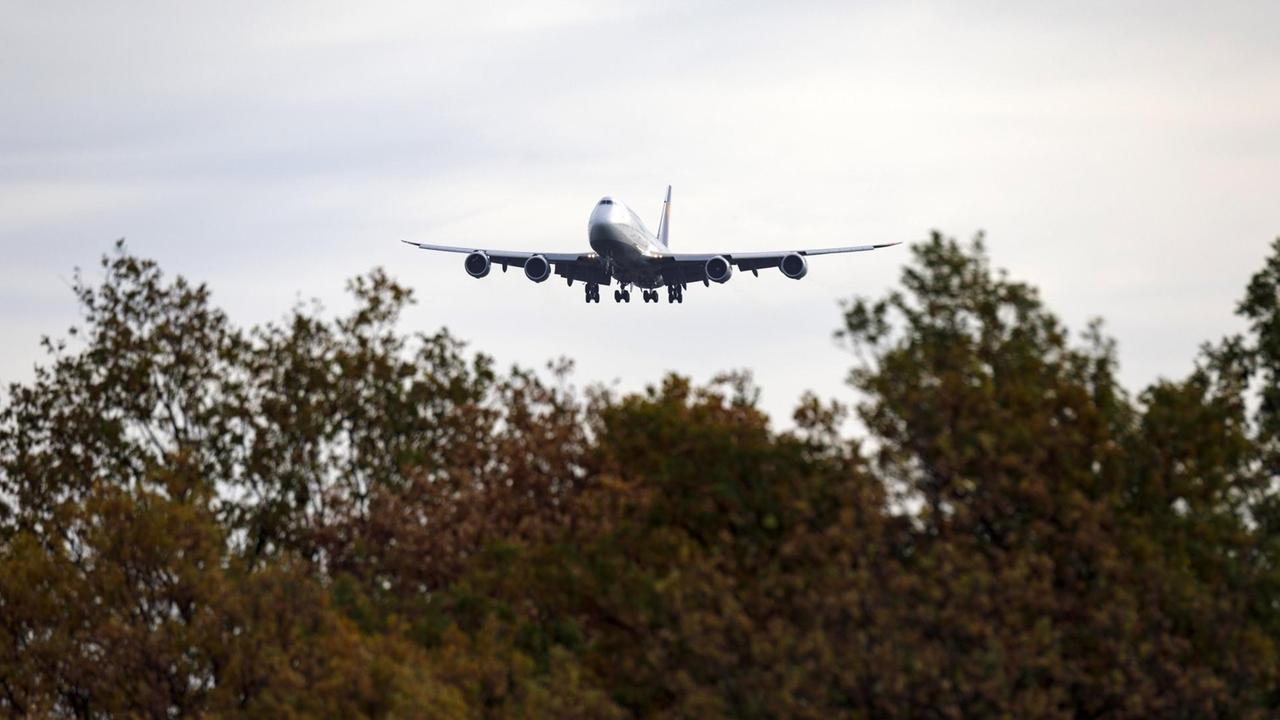 Lufthansa-Flugzeug am Flughafen Frankfurt am Main. Frankfurt, 23.09.2018 Lufthansa-Flugzeug am Flughafen Frankfurt am Main. Frankfurt, 23.09.2018