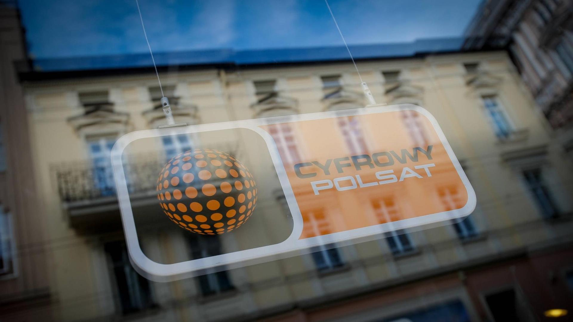 Bydgoszcz, Poland - A sign advertising digital television by Polsat is seen in Bydgoszcz, Poland on 20 August, 2017. Mateusz Morawiecki presented figures from the statistical office showing year on year growth to be 3.9 percent compared to the previously predicted 3.6 percent for the second quarter of 2017. xJaapxArriensx Bydgoszcz, Poland - A sign advertising digital television by Polsat is seen in Bydgoszcz, Poland on 20 August, 2017. Mateusz Morawiecki presented figures from the statistical office showing year on year growth to be 3.9 percent compared to the previously predicted 3.6 percent for the second quarter of 2017. xJaapxArriensx