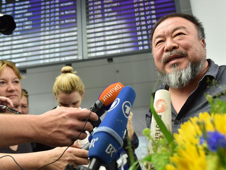 Ai Weiwei nach seiner Ankunft in Deutschland. 