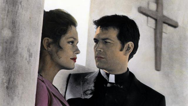 Die Schauspieler Lauren Hutton und Robert Forster in "Die Geliebte des Priesters", Szene aus dem US-Film von Daniel Haller aus dem Jahr 1970
