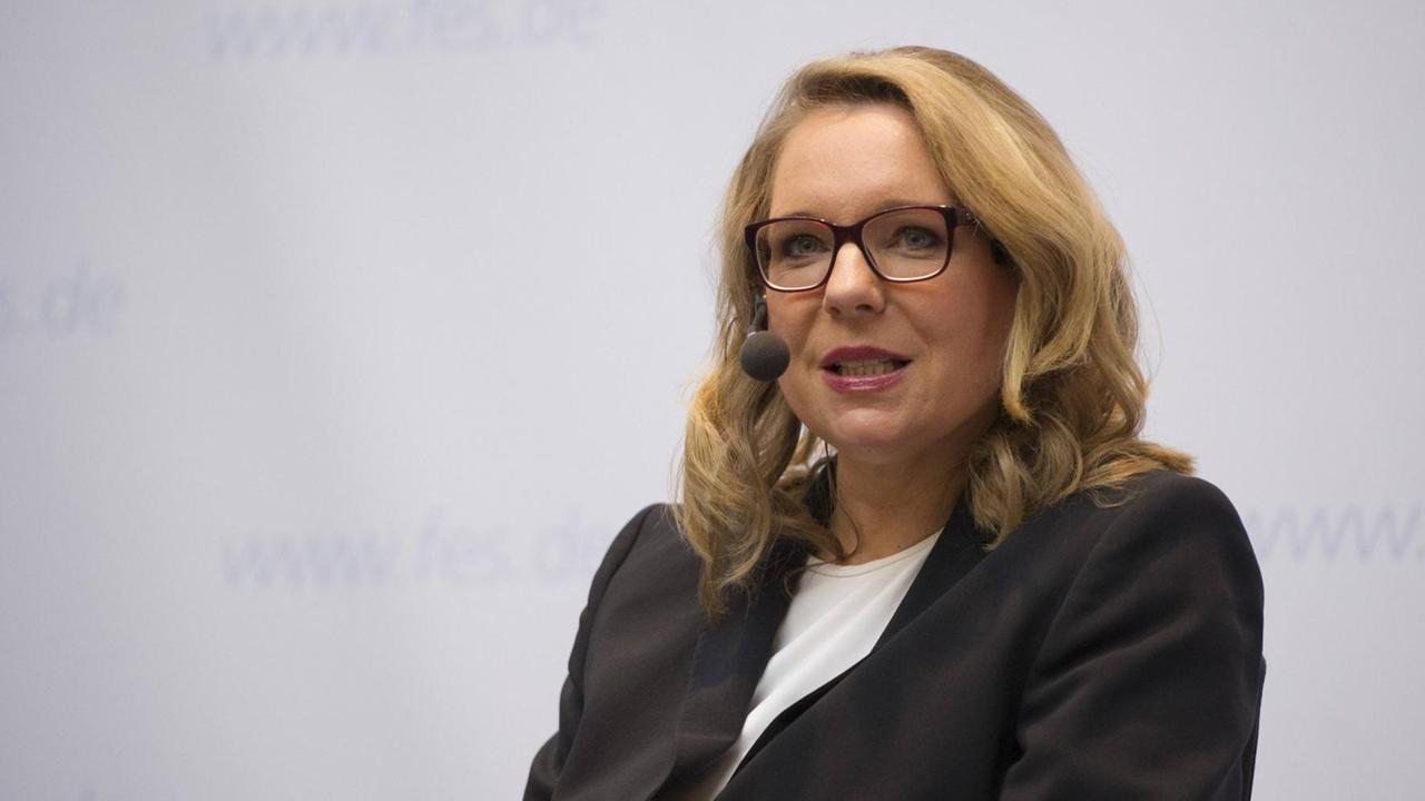 Die Leiterin der Abteilung Energie im Deutschen Institut für Wirtschaftsforschung, Claudia Kemfert. Die Leiterin der Abteilung Energie im Deutschen Institut für Wirtschaftsforschung, Claudia Kemfert.