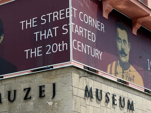 Ein Museum in Sarajevo erinnert an das Attentat vom 28. Juni 1914, das zum Ersten Weltkrieg führte: Der Mörder Gavrilo Princip (links) und sein Opfer, der österreichische Thronfolger Franz Ferdinand.