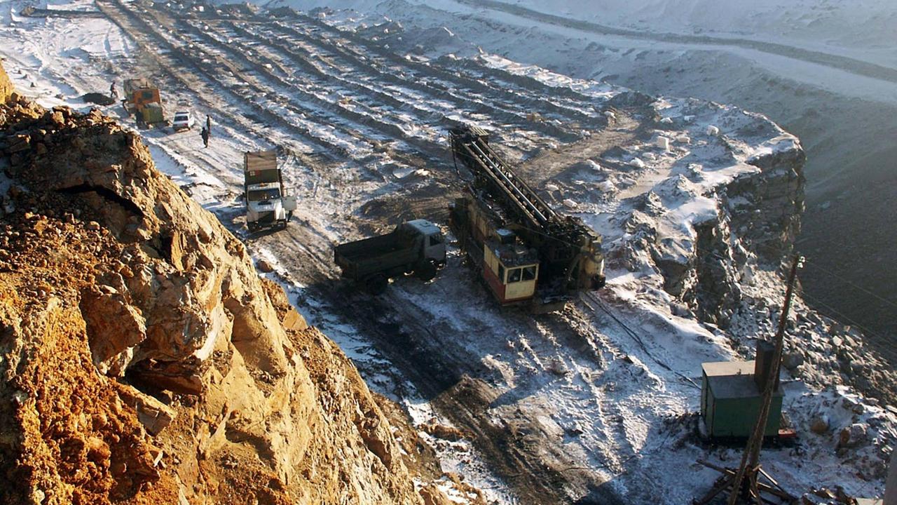 Kohleförderung im Tagebau in der Jerunakowski-Mine der Kuzsbassrasresugol Holding im westsibirischen Kohle-Revier Kemerowo Kohleförderung im Tagebau in der Jerunakowski-Mine der Kuzsbassrasresugol Holding im westsibirischen Kohle-Revier Kemerowo