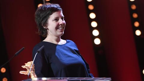 Die rumänische Regisseurin Adina Pintilie hat mit ihrem Debütfilm "Touch Me Not" den Goldenen Bären der Berlinale 2018 gewonnen.