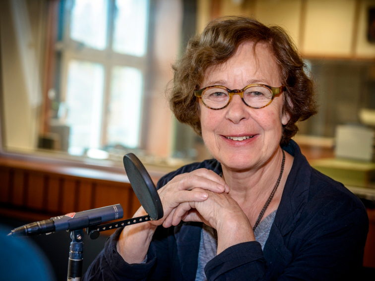 Die Fotografin Barbara Klemm im Deutschlandfunk-Studio. Die Fotografin Barbara Klemm im Deutschlandfunk-Studio.