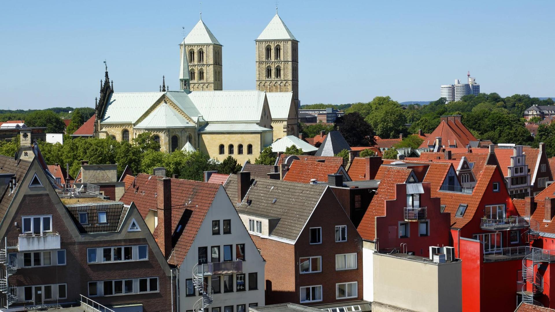 Stadtpanorama mit St. Paulus-Dom und Uniklinikum von Münster, in Nordrhein-Westfalen