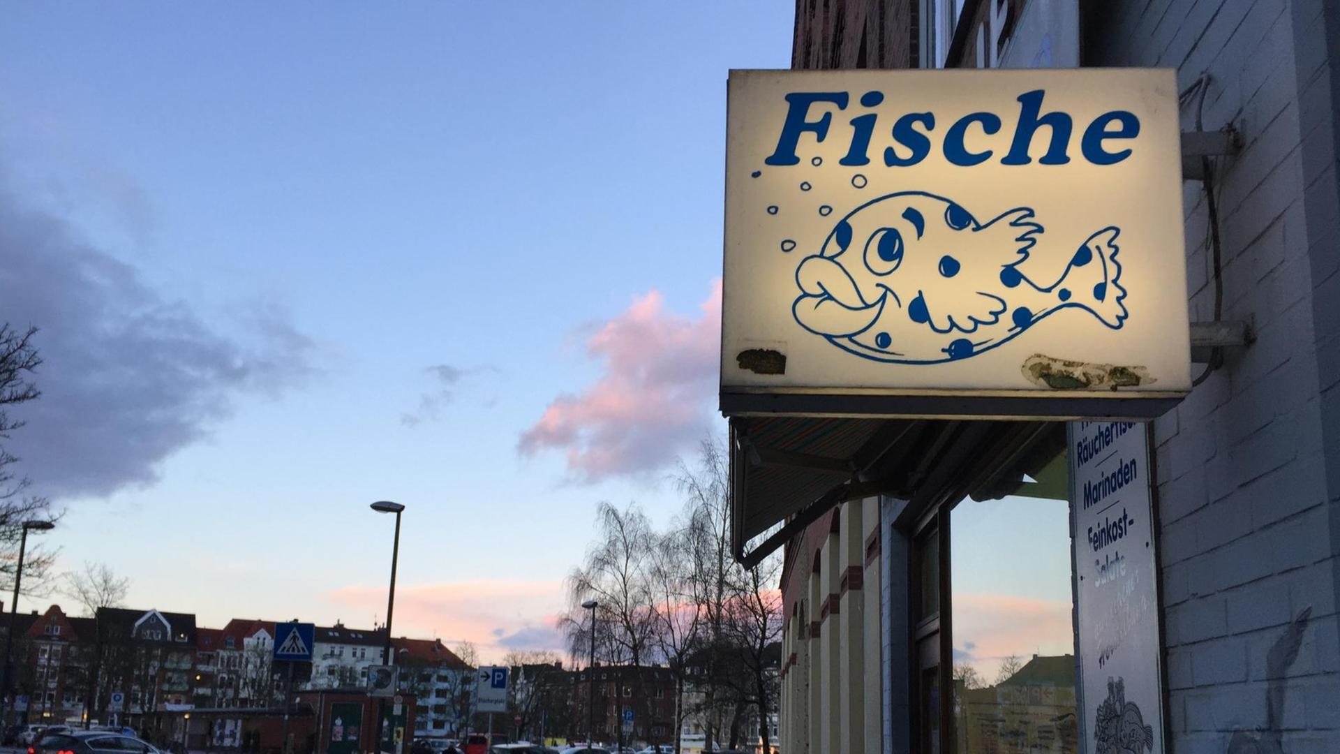 Alteingesessenes Fischgeschäft "Künnemann und Sohn" nahe des Kieler Blücherplatzes.