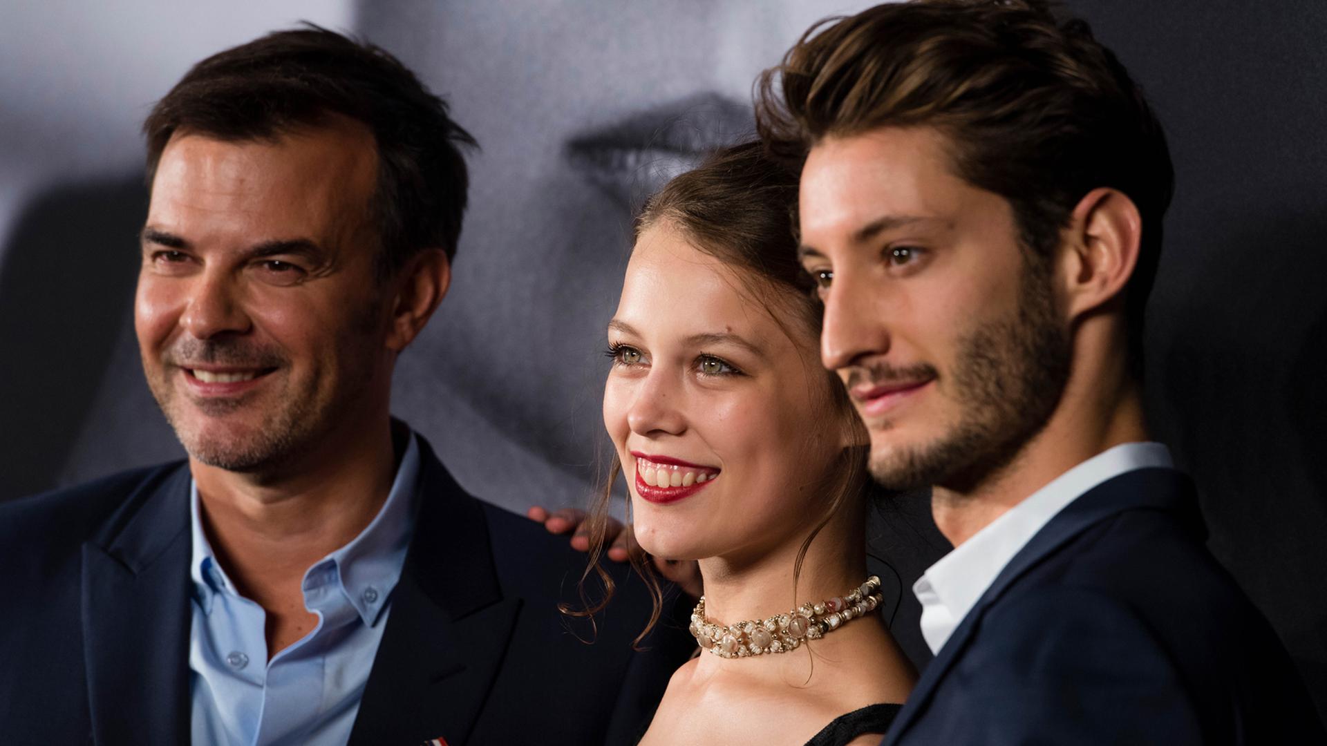 Der Regisseur Francois Ozon (l-r), die Schauspielerin Paula Beer und der Schauspieler Pierre Niney bei der Deutschlandpremiere des Films "Frantz". Der Regisseur Francois Ozon (l-r), die Schauspielerin Paula Beer und der Schauspieler Pierre Niney bei der Deutschlandpremiere des Films "Frantz".