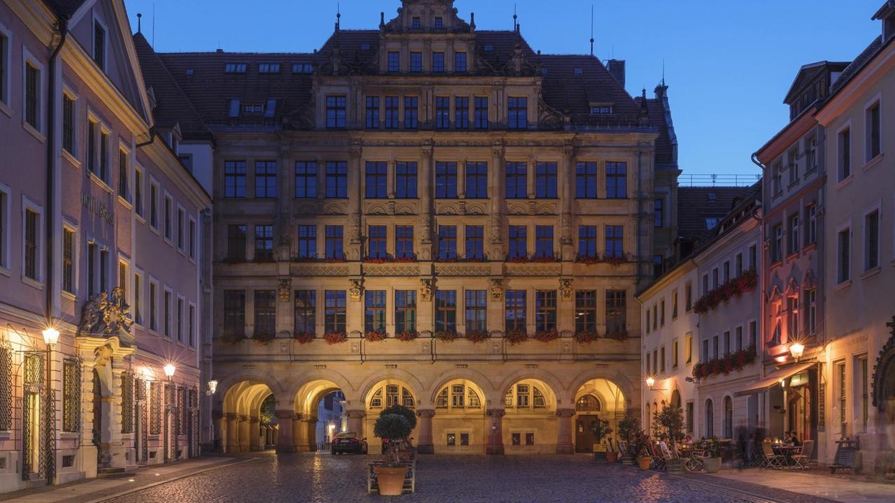 Das neue Rathaus von Görlitz. Ein repräsentatives Gebäude im Stil der Neorenaissance auf dem Untermarkt in Görlitz. 