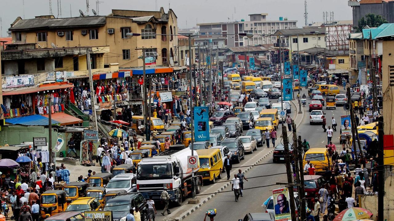 Das Zentrum von Ikeja, einem Stadtteil von Lagos, Nigeria. Das Zentrum von Ikeja, einem Stadtteil von Lagos, Nigeria.