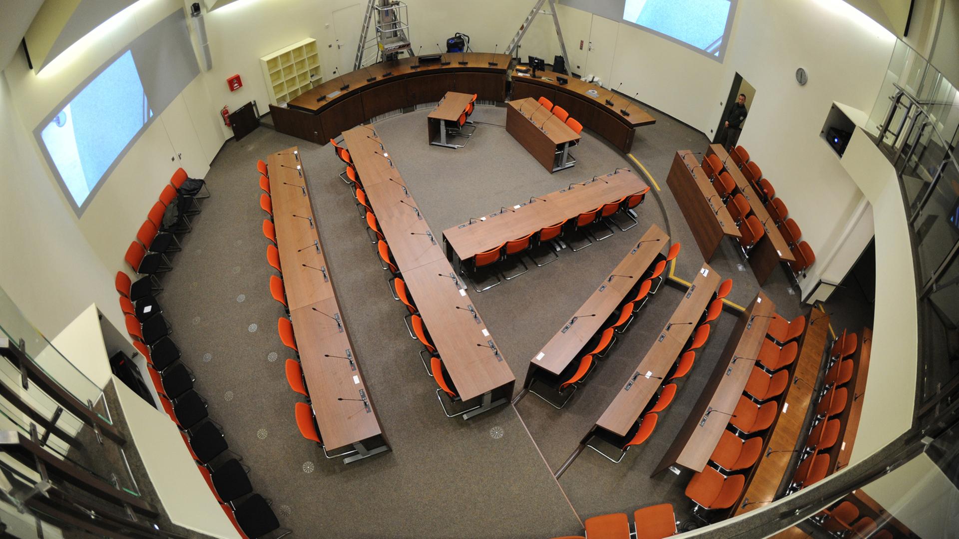 Blick in den Sitzungssaal 101 im Strafjustizzentrum in München. Blick in den Sitzungssaal 101 im Strafjustizzentrum in München.