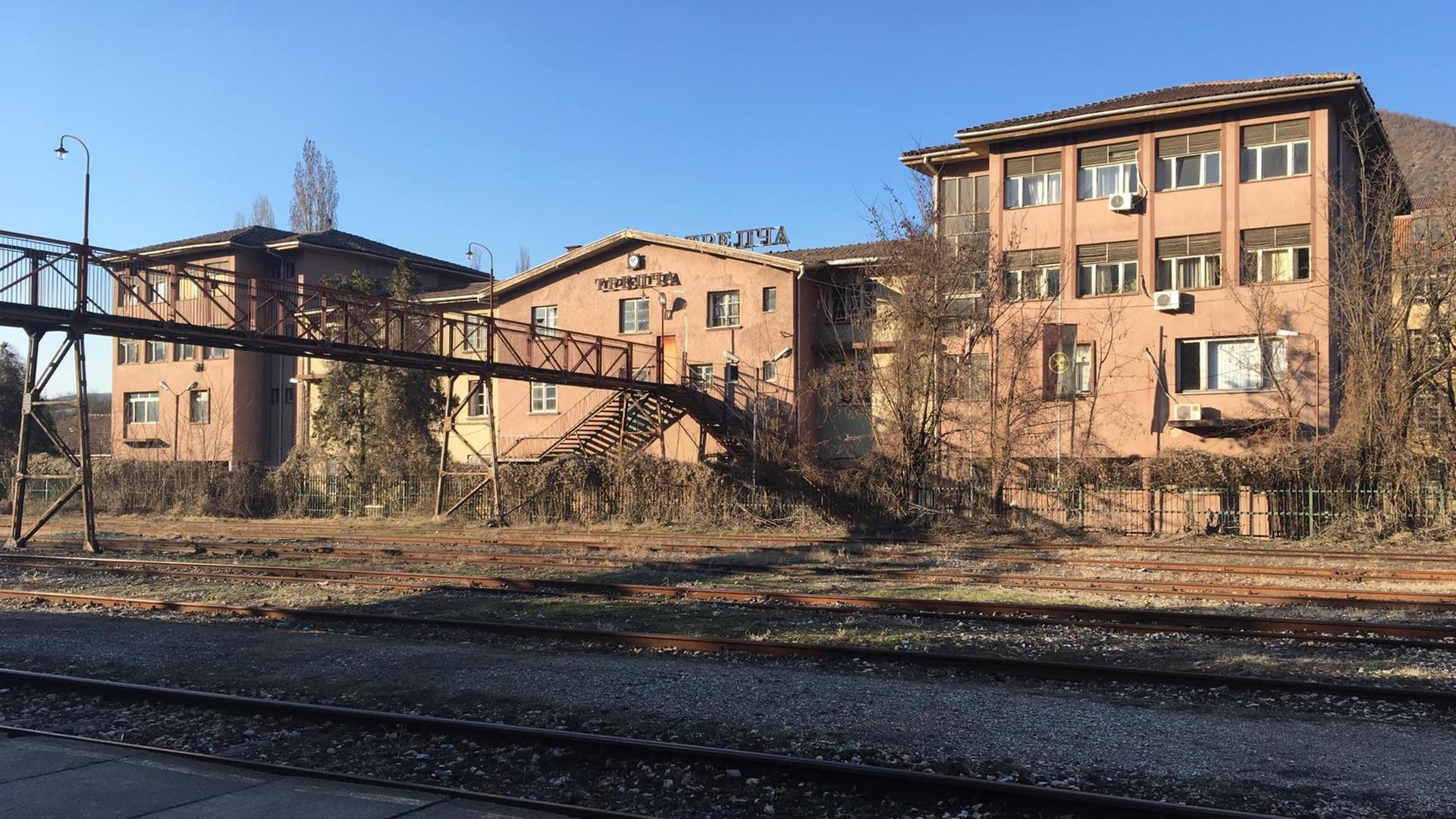 Trepca-Mine in der heute geteilten Stadt Mitrovica. Trepca-Mine in der heute geteilten Stadt Mitrovica.