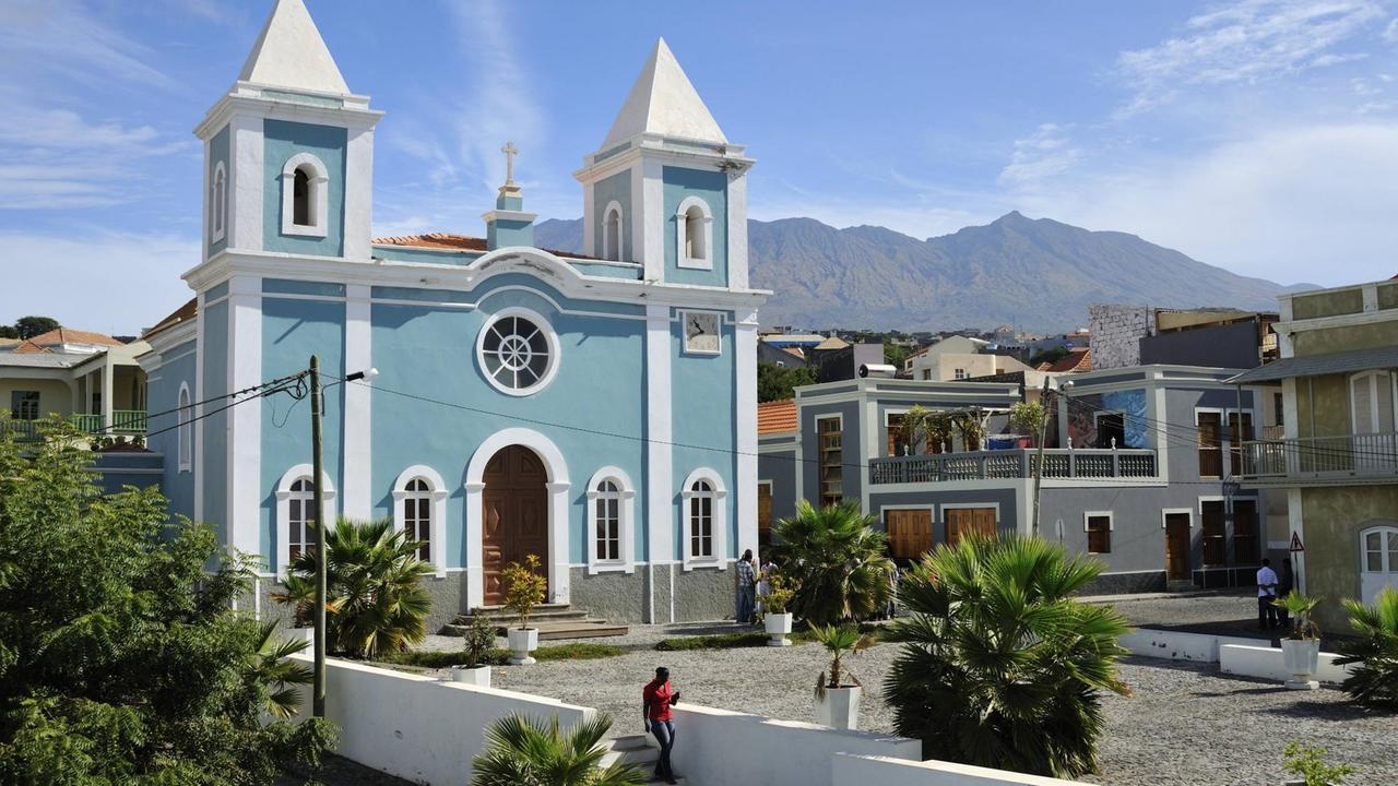 Die Kirche Nossa Senhora da Conceicao - in Sao Filipe auf Fogo, einer der Kapverdischen Inseln Die Kirche Nossa Senhora da Conceicao - in Sao Filipe auf Fogo, einer der Kapverdischen Inseln