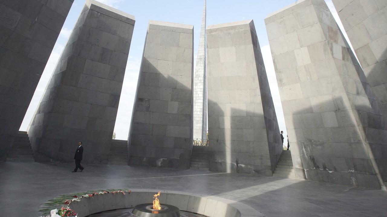 Gedenkstätte an den Völkermord an den Armeniern in Jerewan, Hauptstadt von Armenien Gedenkstätte an den Völkermord an den Armeniern in Jerewan, Hauptstadt von Armenien