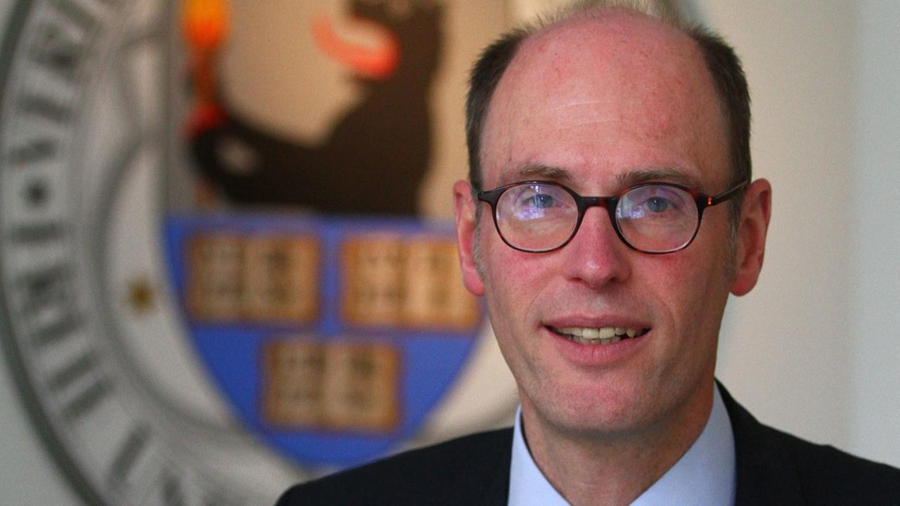 Der Berliner Literaturwissenschaftler Peter-André Alt ist seit 2018 Präsident der Hochschulrektorenkonferenz (HRK). Der Berliner Literaturwissenschaftler Peter-André Alt ist seit 2018 Präsident der Hochschulrektorenkonferenz (HRK).